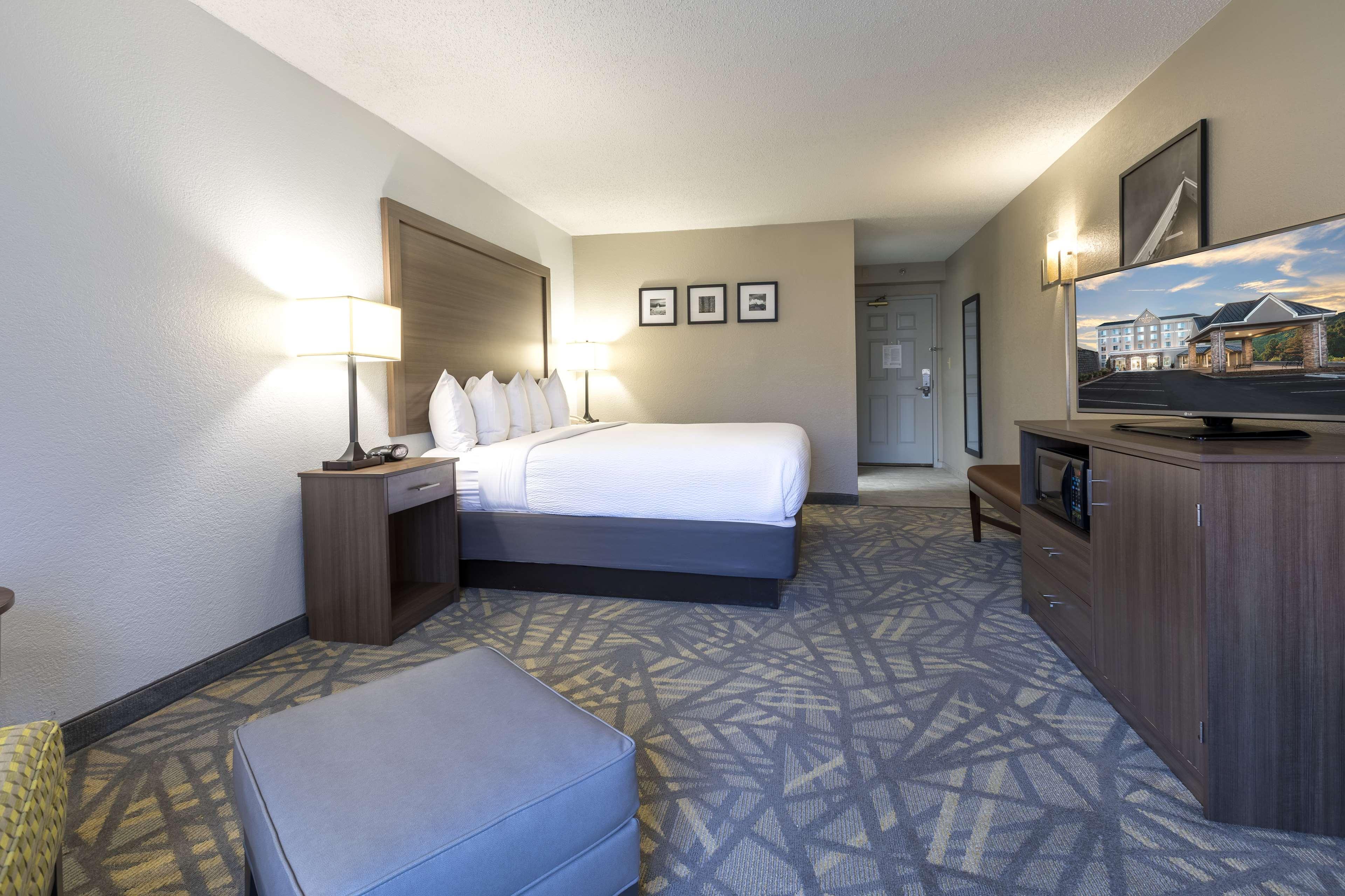 Country Inn & Suites By Radisson Asheville Downtown Tunnel Road Eksteriør billede