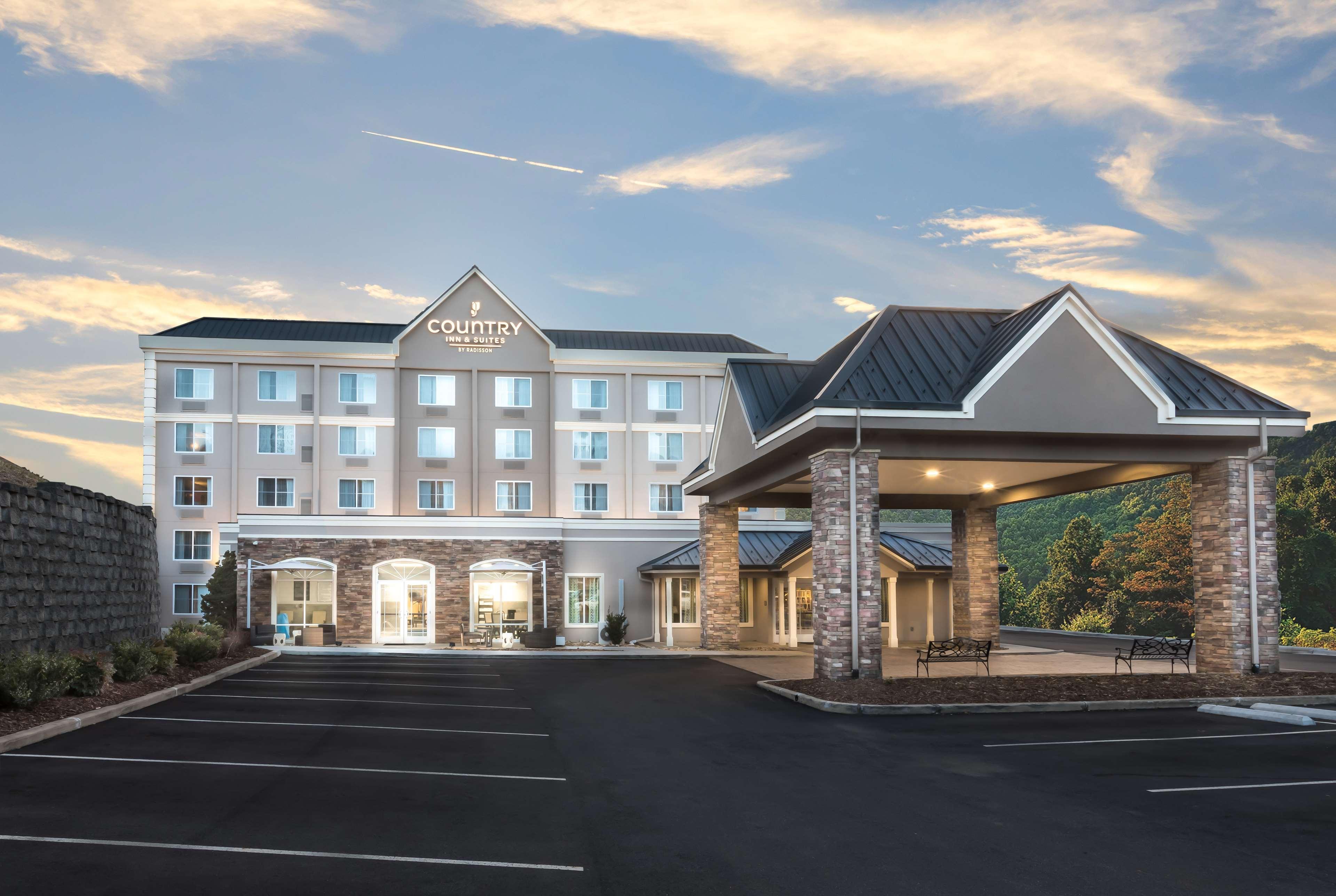 Country Inn & Suites By Radisson Asheville Downtown Tunnel Road Eksteriør billede