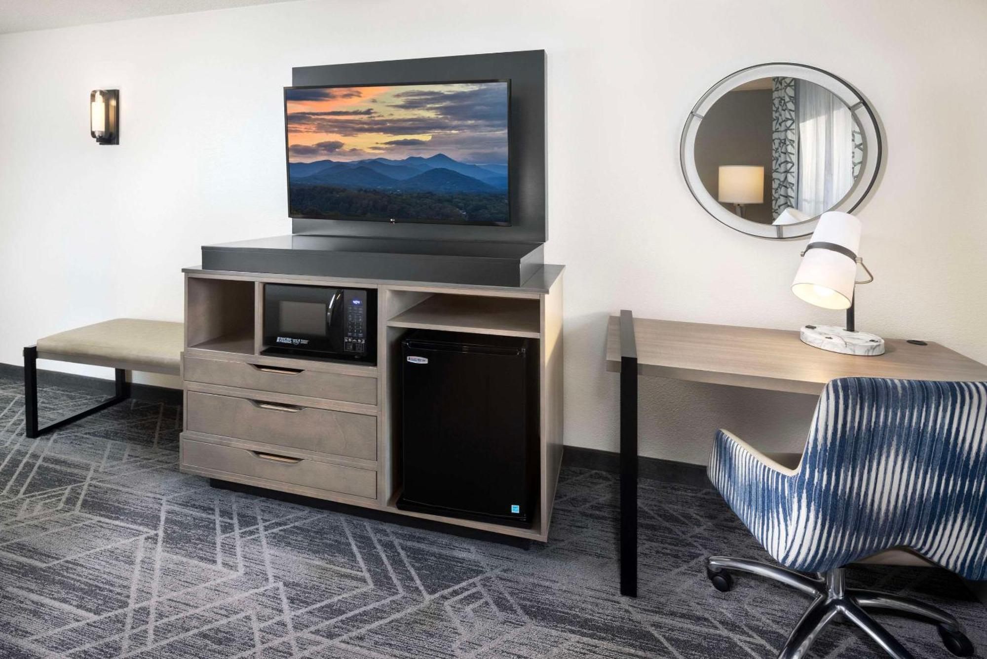 Country Inn & Suites By Radisson Asheville Downtown Tunnel Road Eksteriør billede