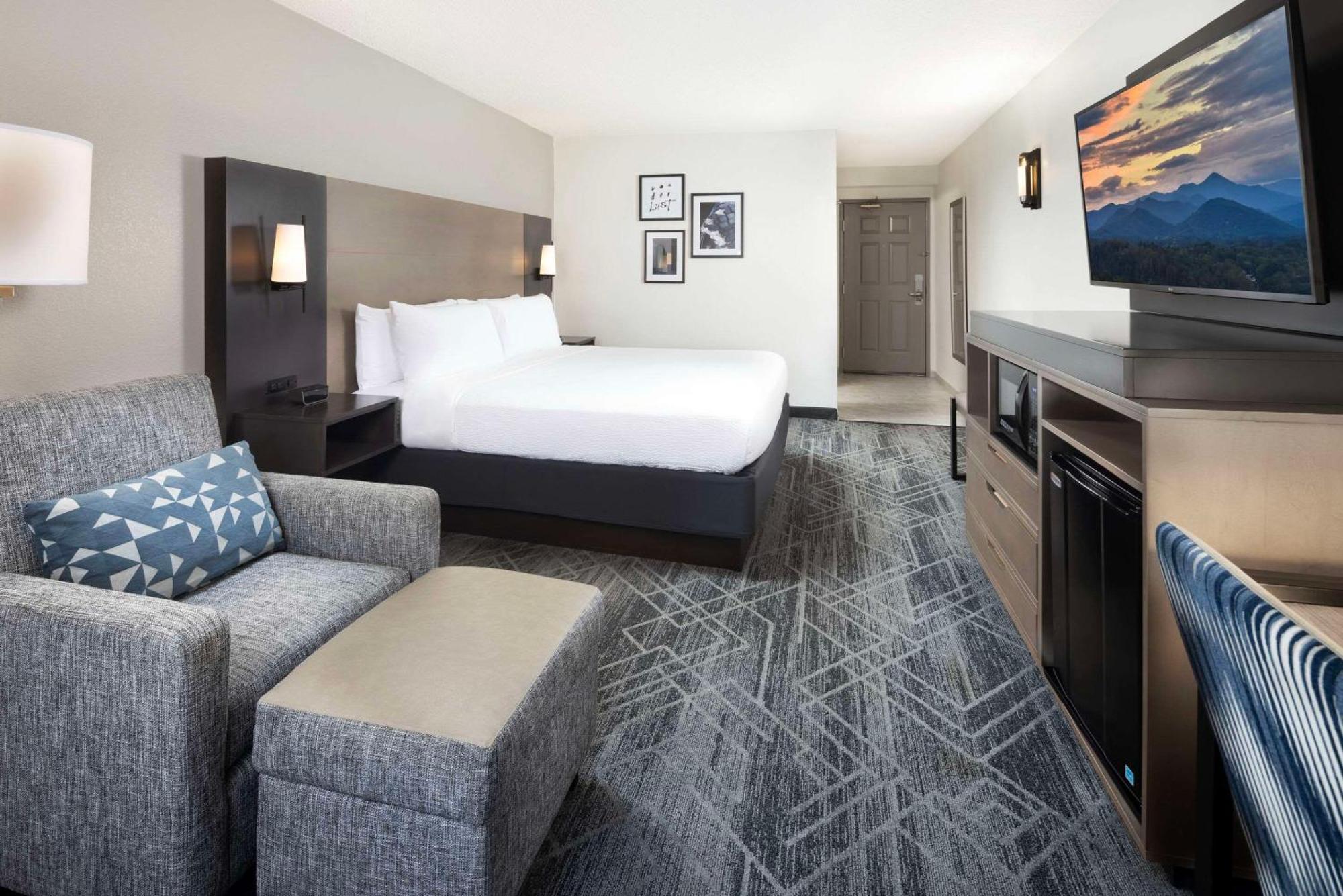 Country Inn & Suites By Radisson Asheville Downtown Tunnel Road Eksteriør billede