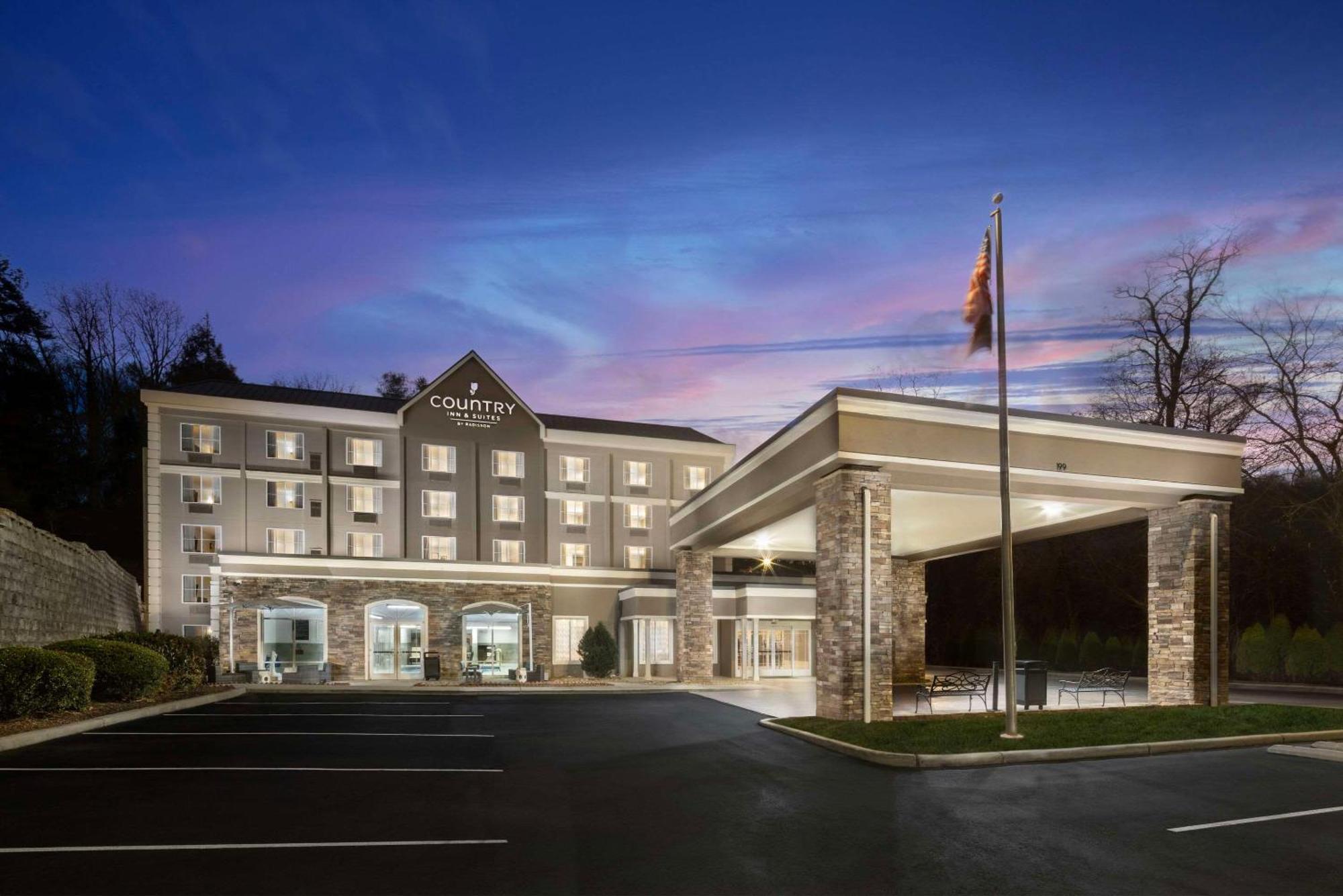 Country Inn & Suites By Radisson Asheville Downtown Tunnel Road Eksteriør billede